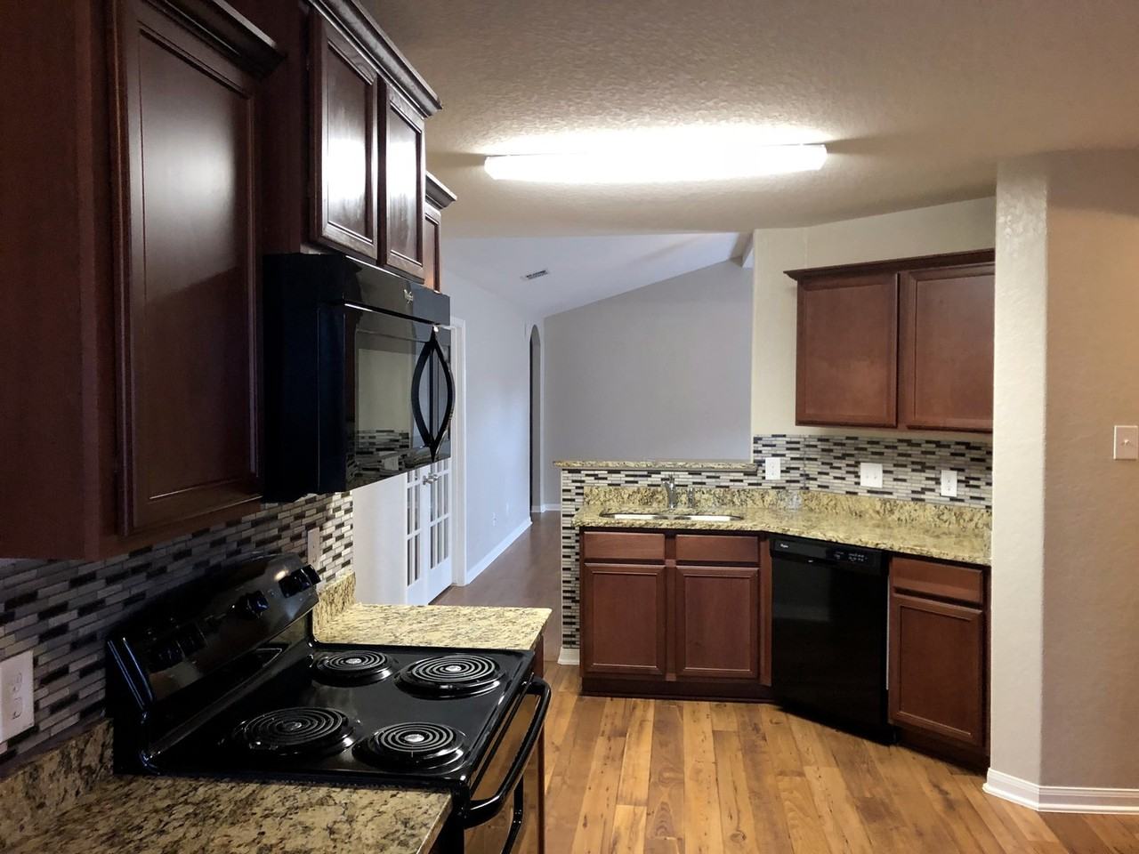 6616 Luckey Sq - Photo 7 of 20