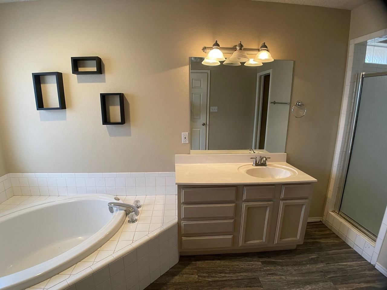 8749 Cornell Ave - Photo 6 of 11