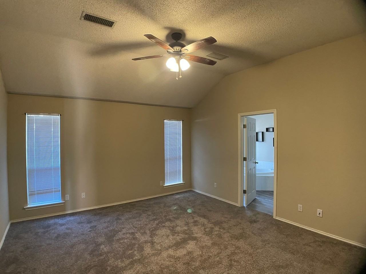 8749 Cornell Ave - Photo 7 of 11