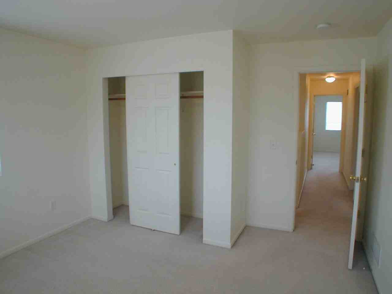 727 W 2nd St - Photo 7 of 20