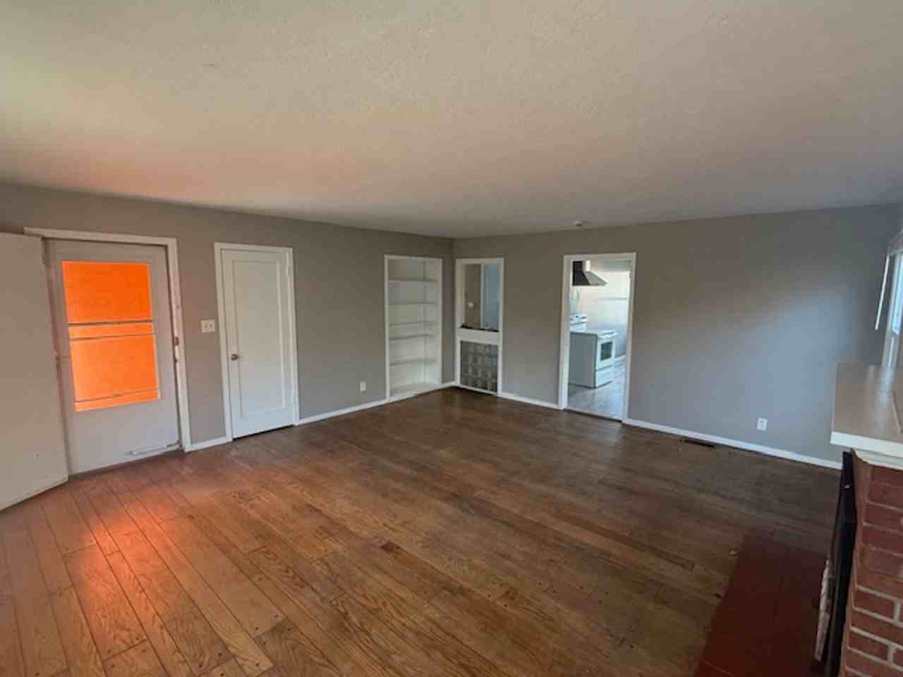 5519 Plumas Ave - Photo 2 of 31