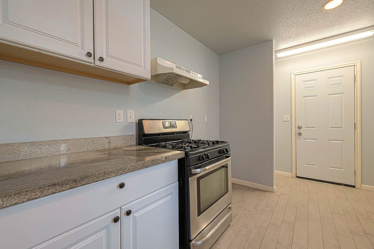 4813 Pederson St - Photo 7 of 13