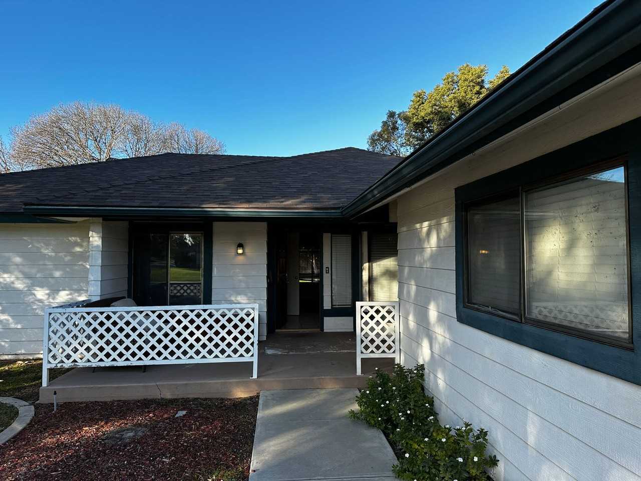 13504 Warrenton Ave - Photo 4 of 5