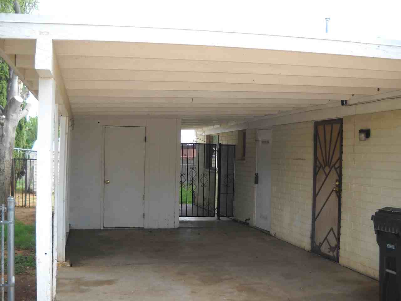 43 W Busby Dr - Photo 4 of 38