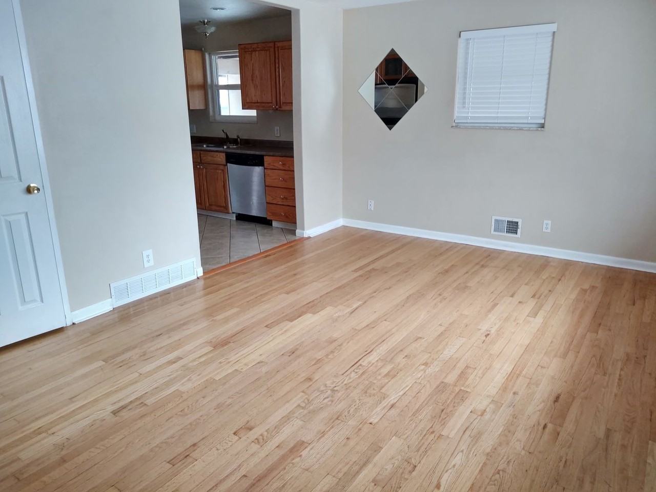 11268 Fowler Dr - Photo 2 of 9