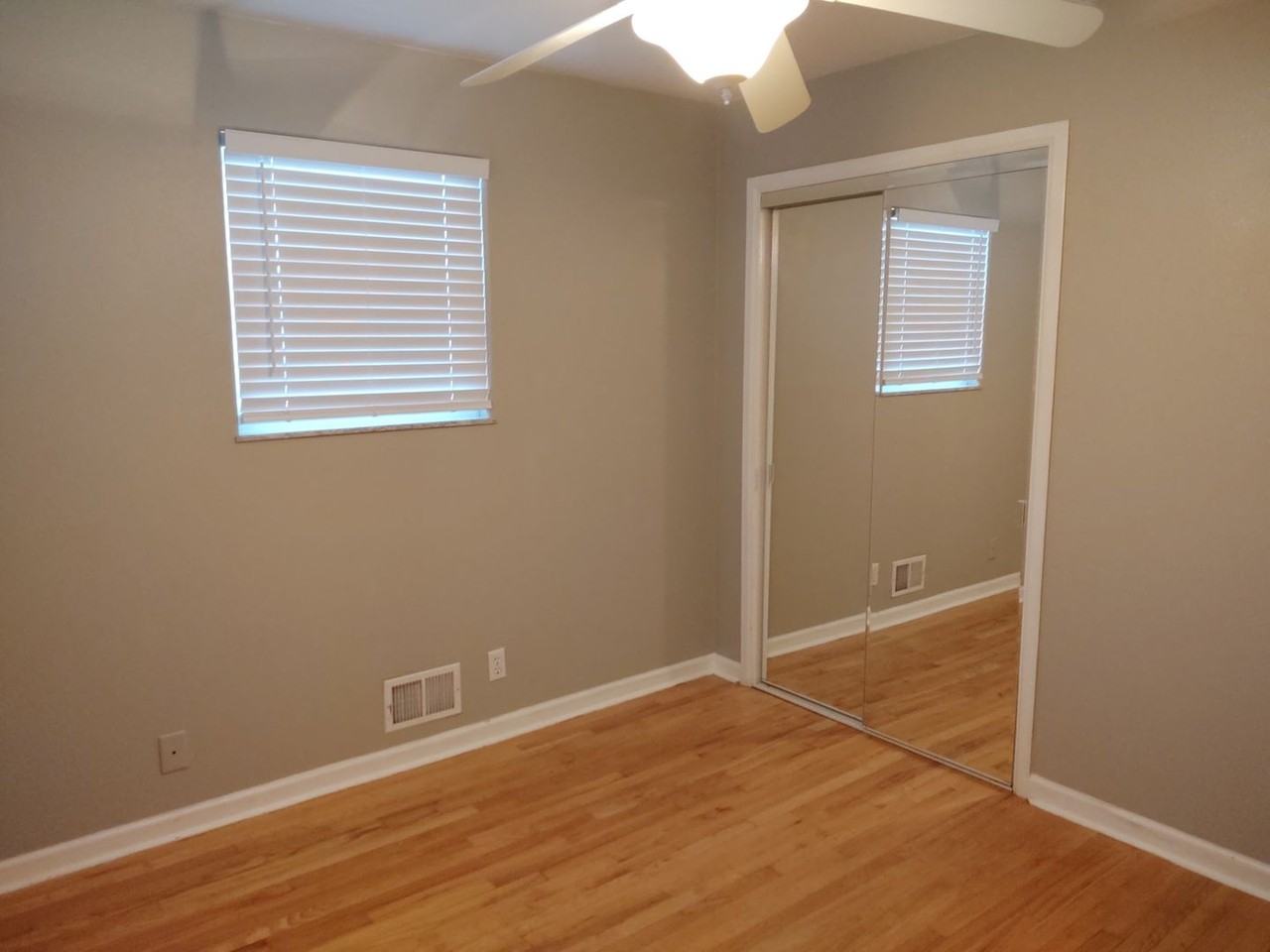 11268 Fowler Dr - Photo 5 of 9