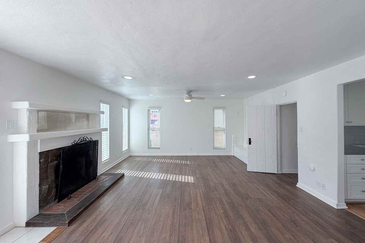 117 Van Nuys Ave - Photo 4 of 35