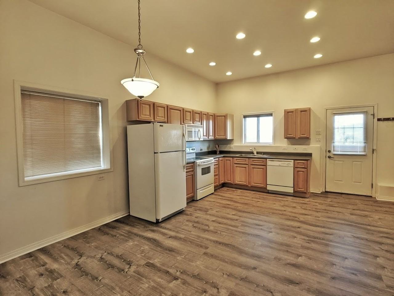 17022 Island View Dr - Photo 3 of 19