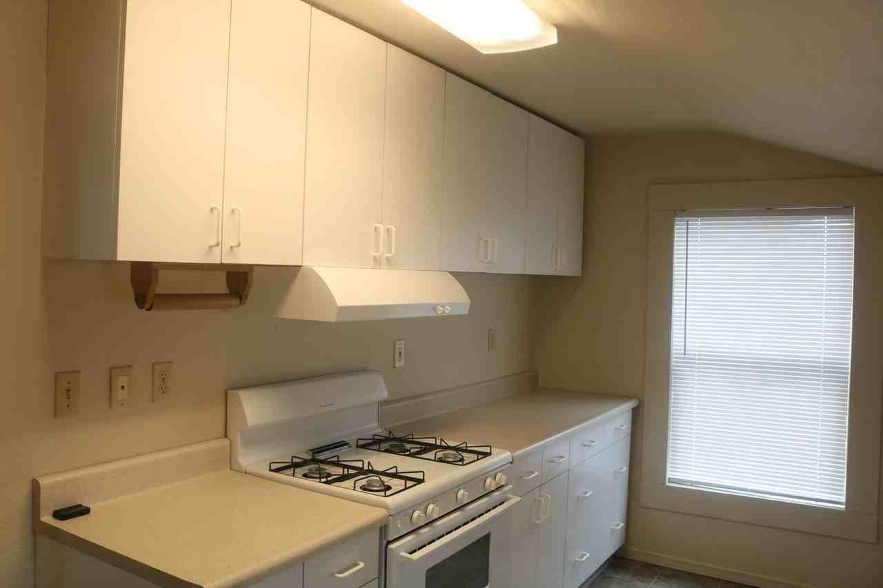 226 Nw 14th Ave - Photo 5 of 11