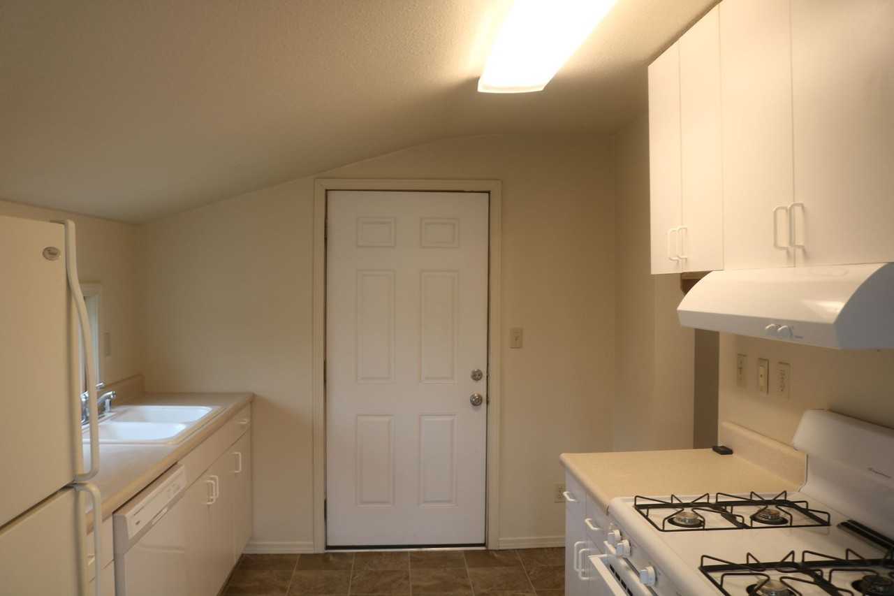 226 Nw 14th Ave - Photo 6 of 11