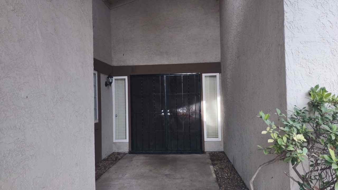 8956 Red Leaf Way - Photo 2 of 29