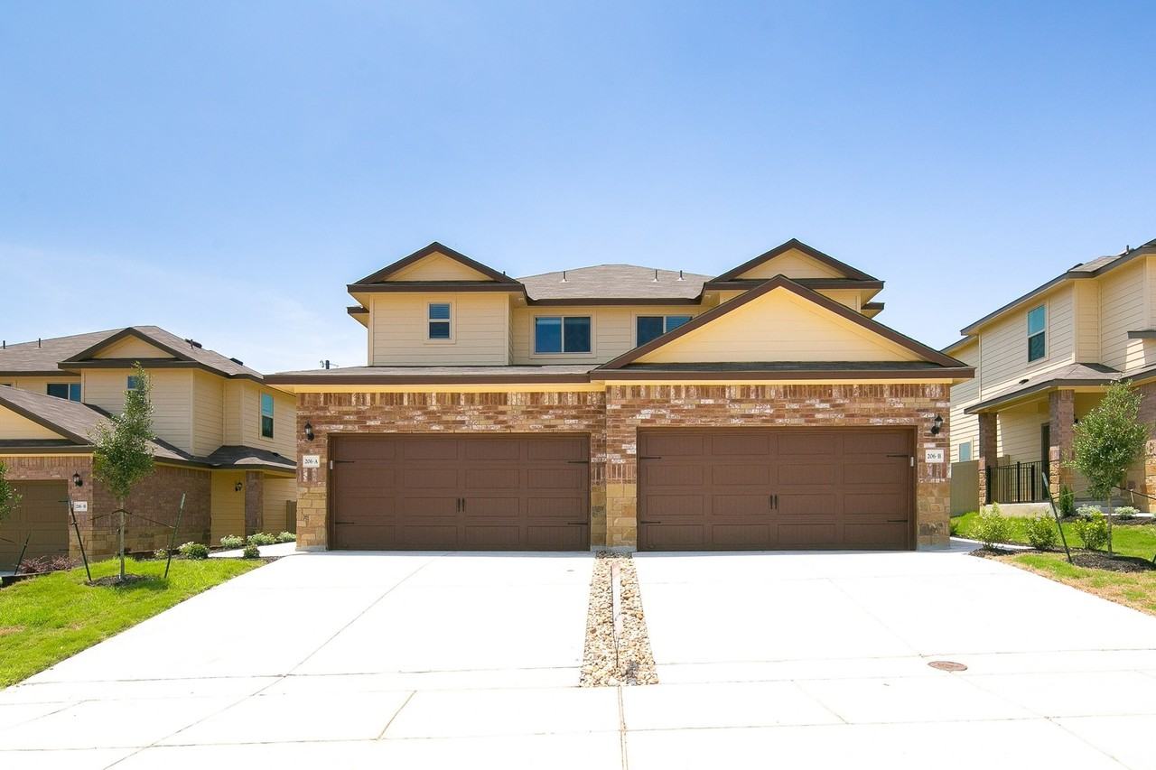 206 Samuel Dr - Photo 2 of 16