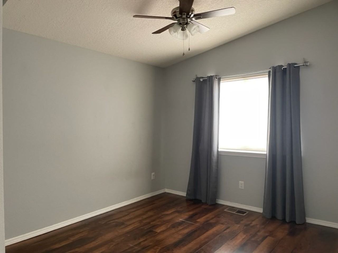 7327 Dancing Eagle Ave Ne - Photo 6 of 17