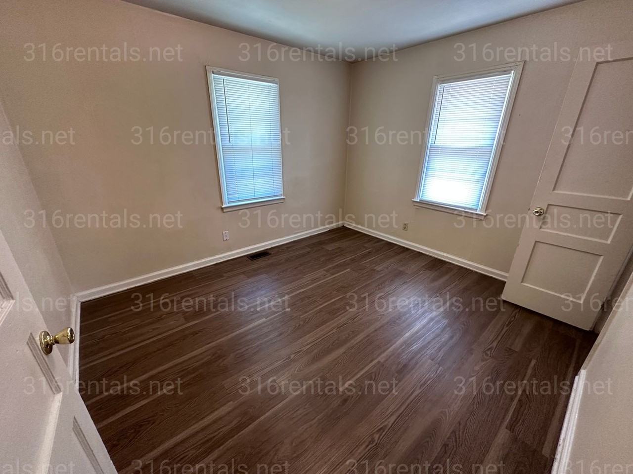 1318 N Chautauqua Ave - Photo 5 of 8