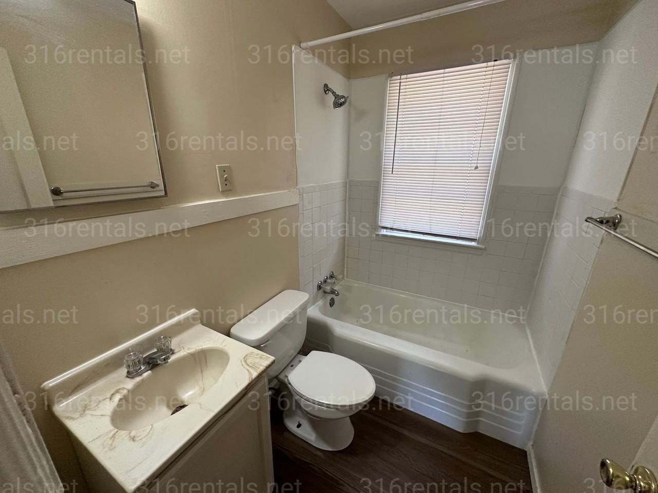 1318 N Chautauqua Ave - Photo 6 of 8