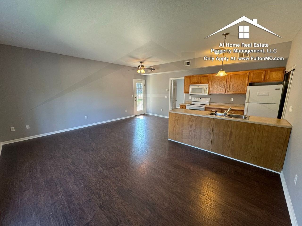 211 N Main St - Photo 2 of 12