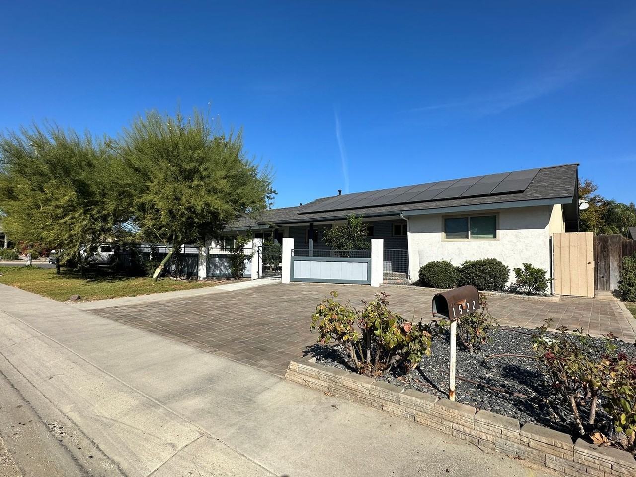 1522 W Monte Vista Ave