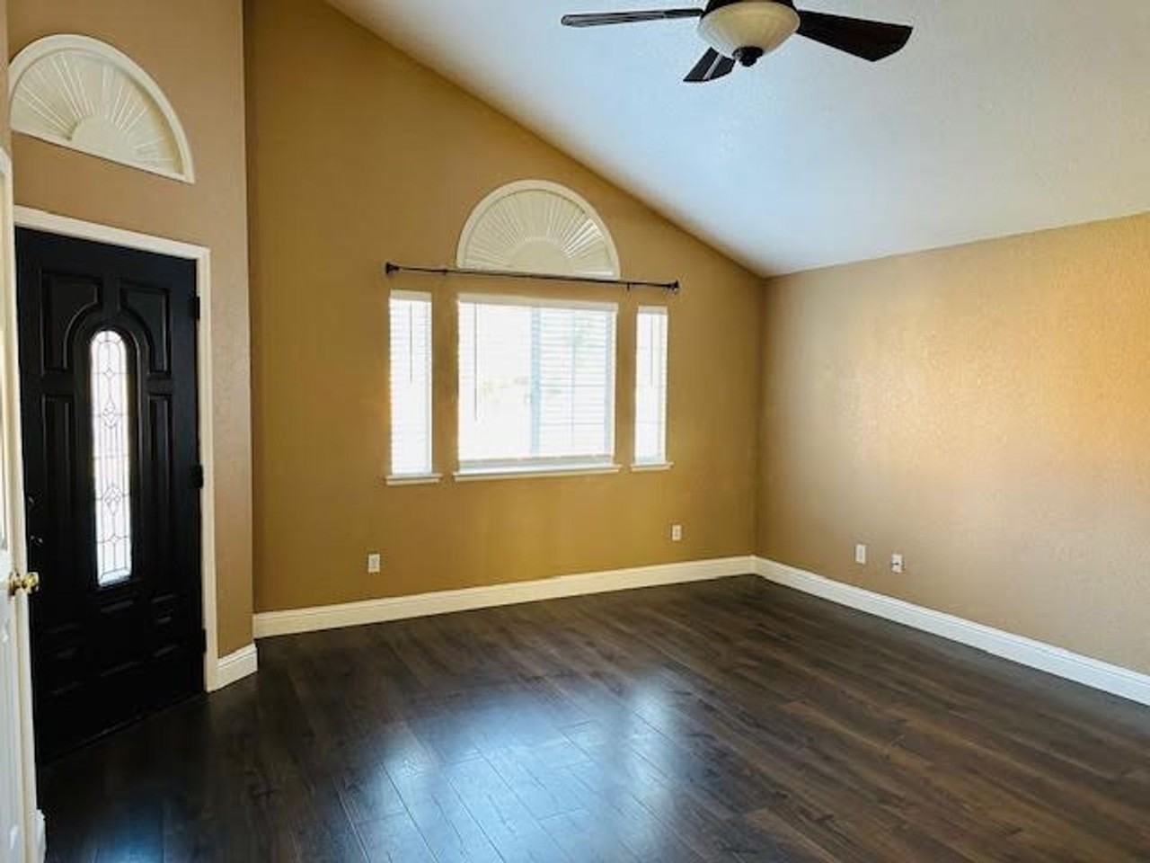 6215 N Mccaffrey Ave - Photo 2 of 17