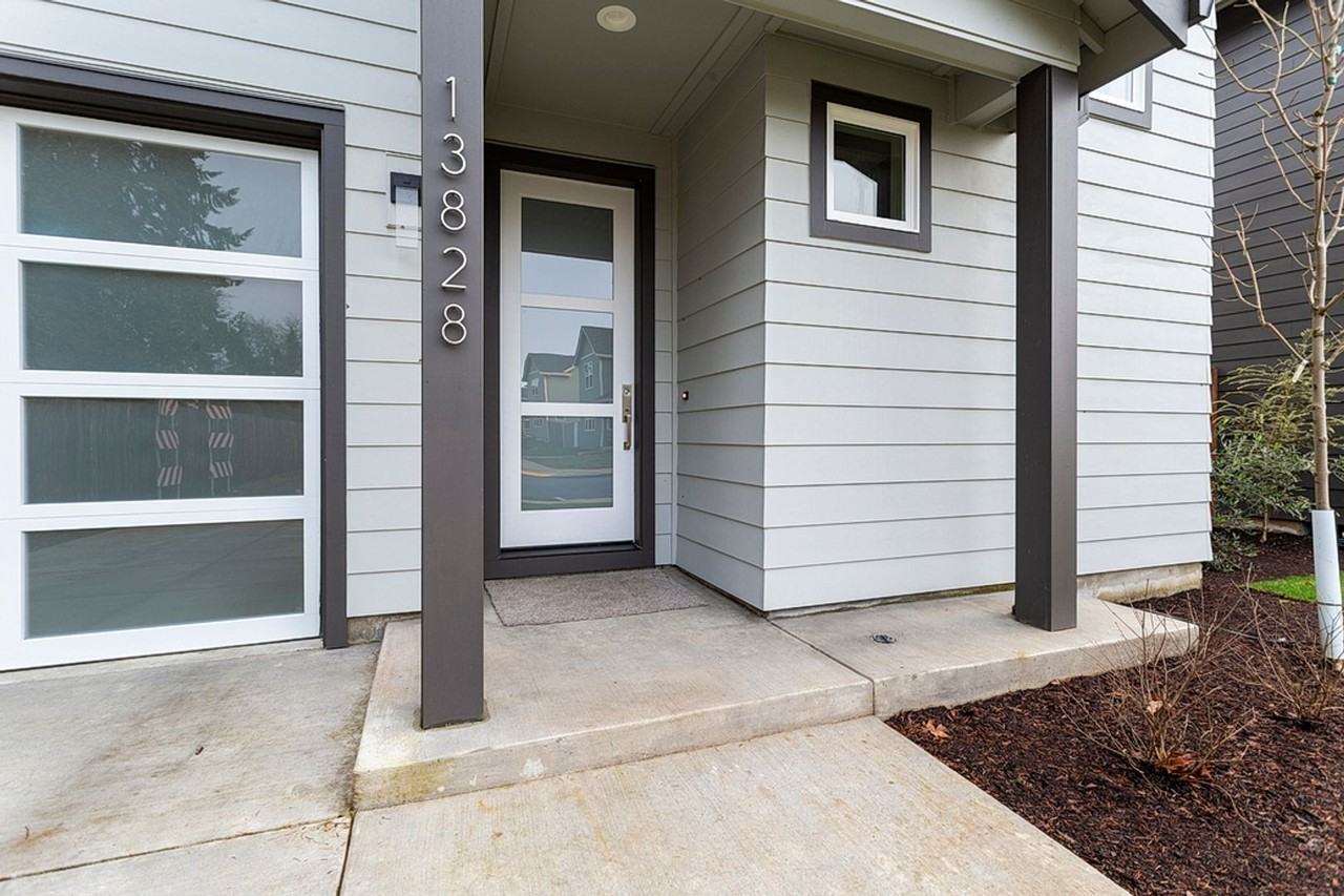 13828 Se Glenwood St - Photo 2 of 22