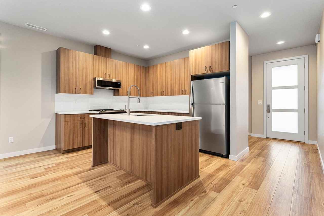 13828 Se Glenwood St - Photo 3 of 22