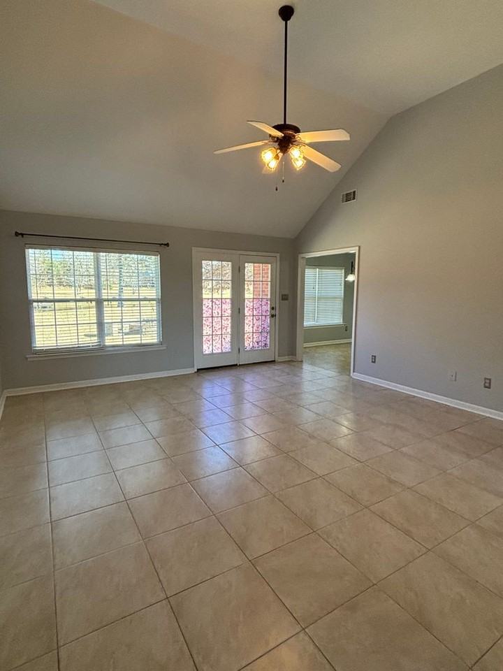 2026 Lake Forest Dr - Photo 4 of 24