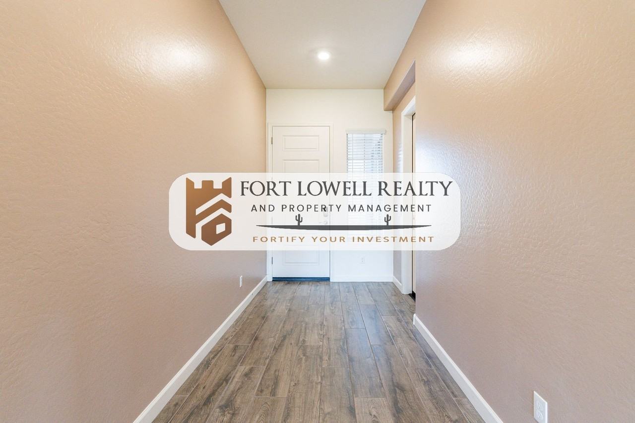 2811 W Pollack St - Photo 4 of 43