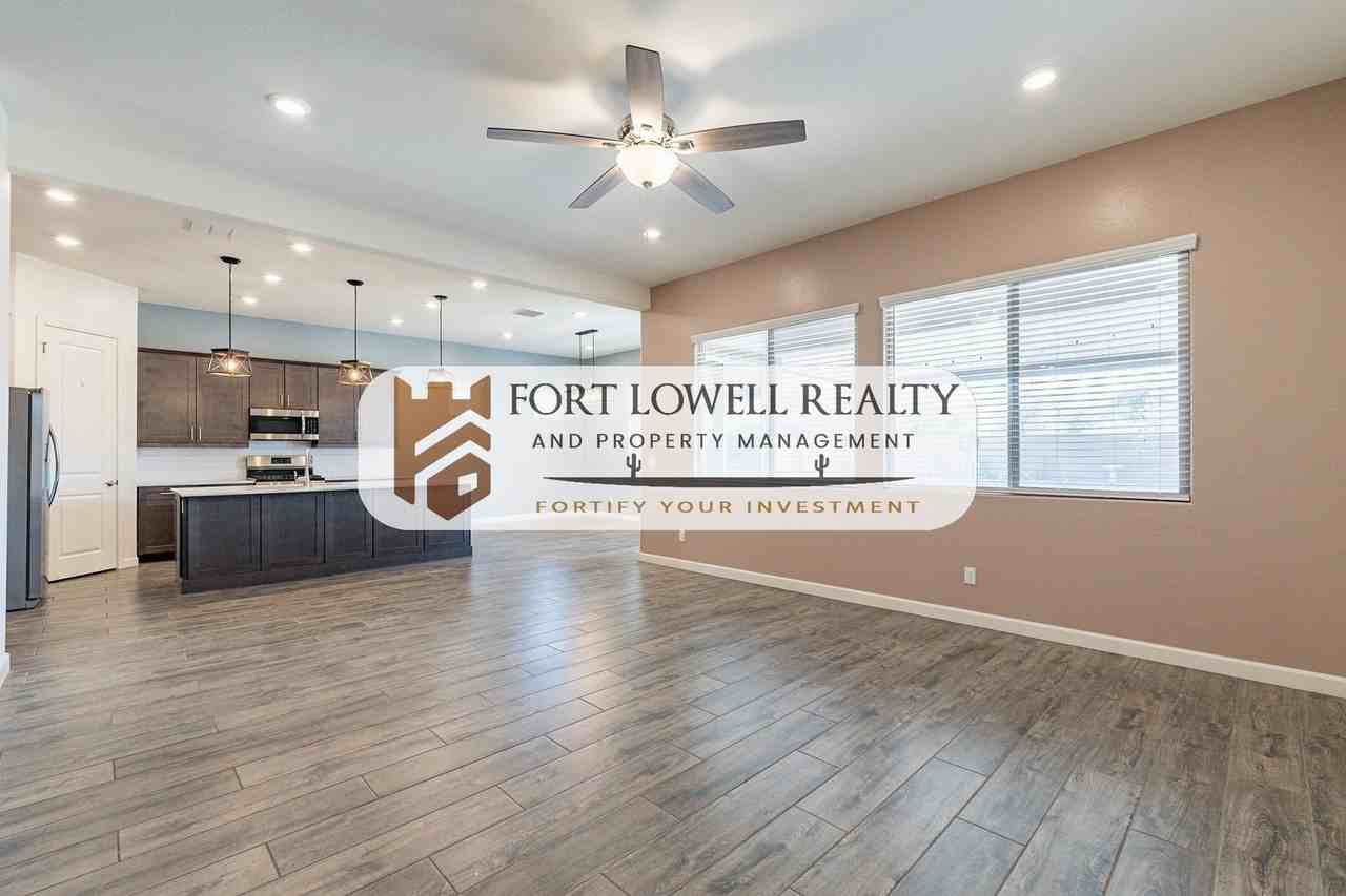 2811 W Pollack St - Photo 6 of 43