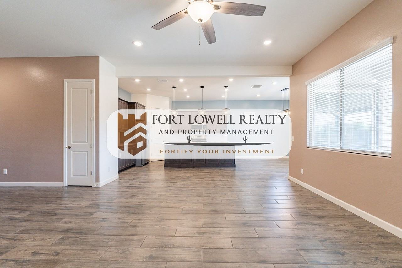 2811 W Pollack St - Photo 7 of 43