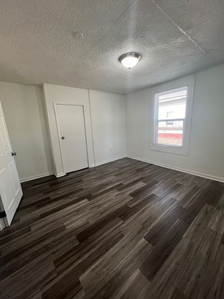 458 Arch St - Photo 5 of 13