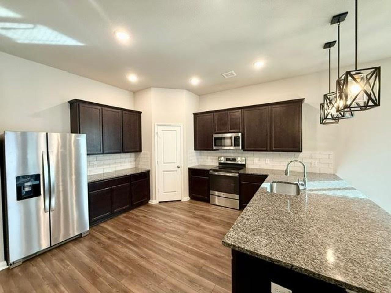 3517 Beutel Rd - Photo 4 of 22