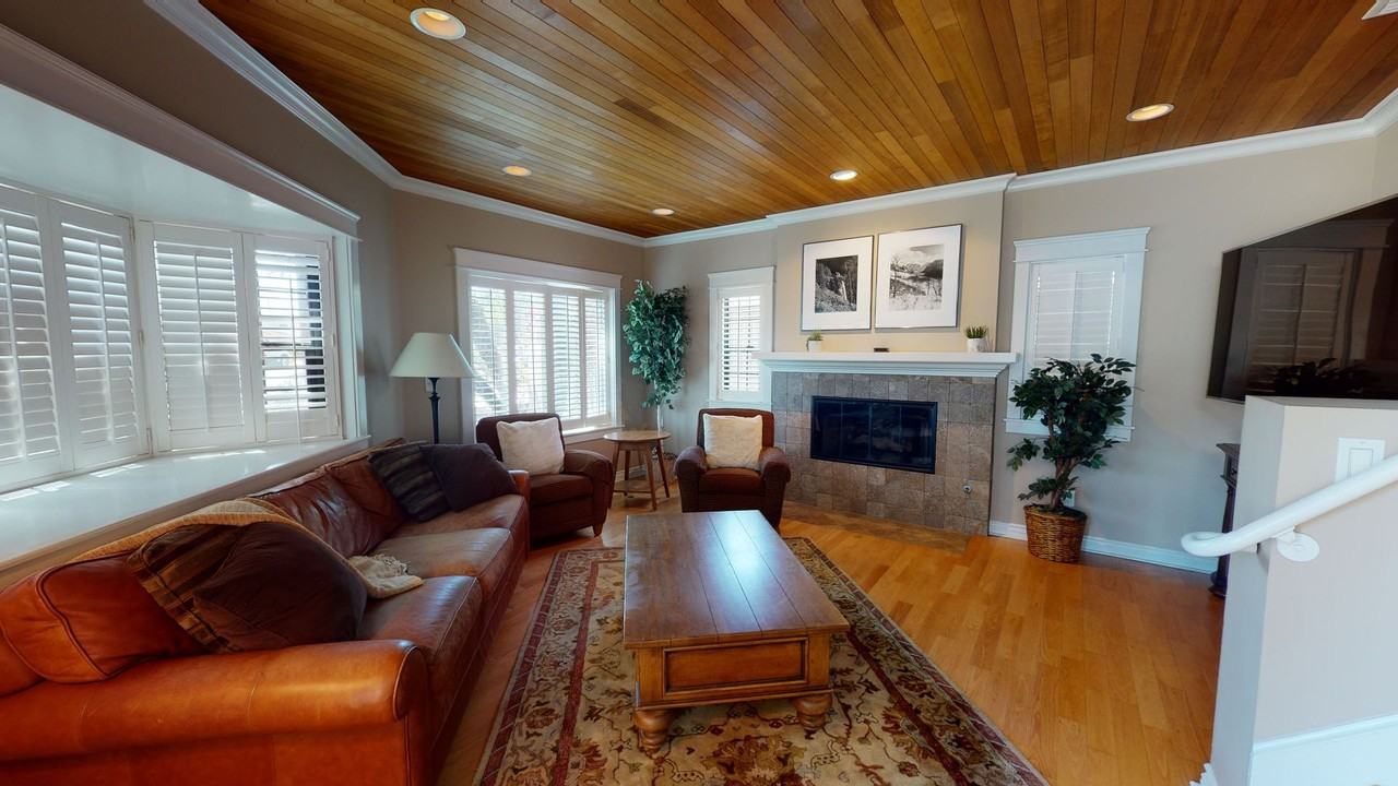 768 Olive Ave - Photo 6 of 17