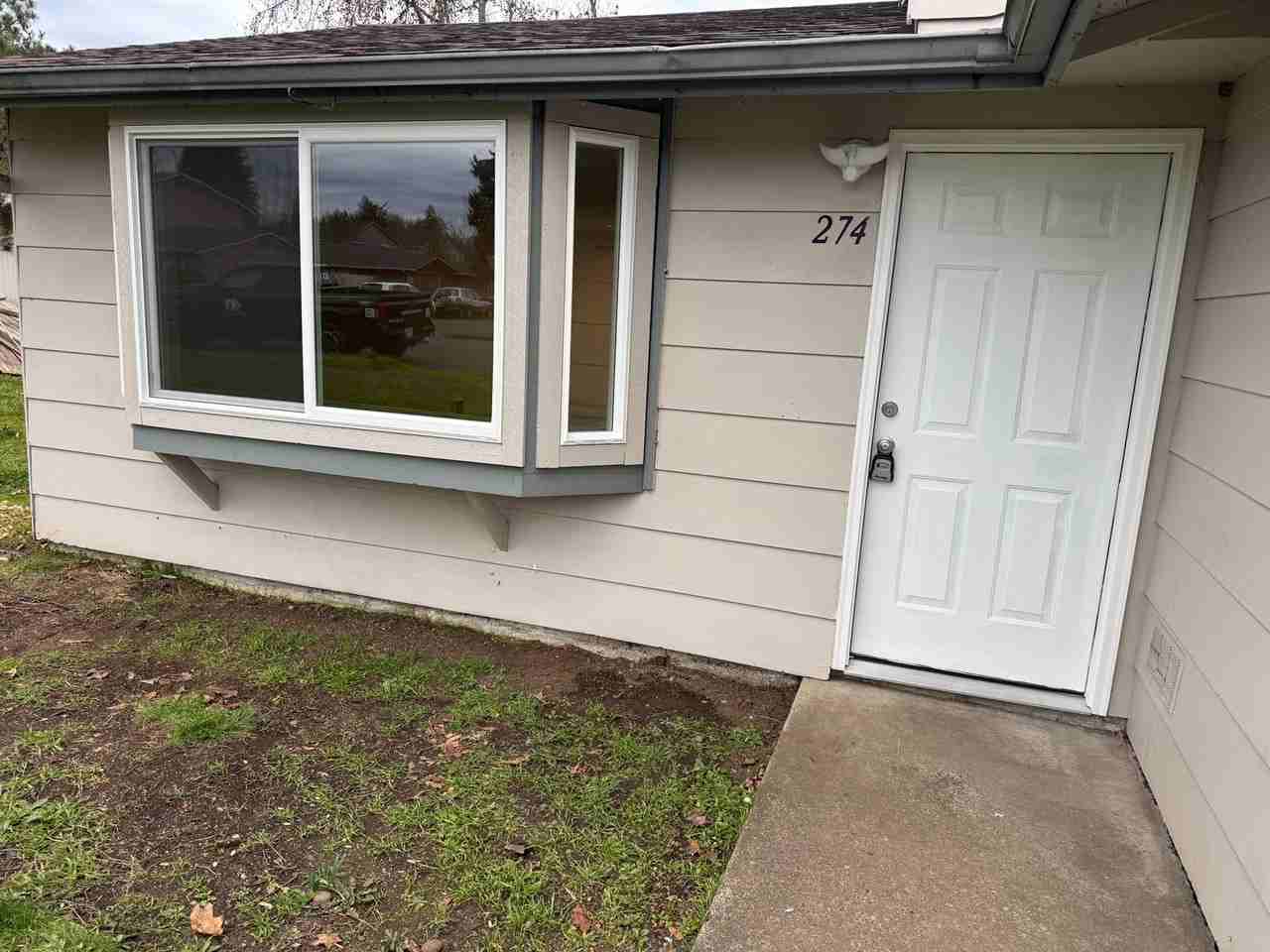 274 S 41st St - Photo 5 of 35