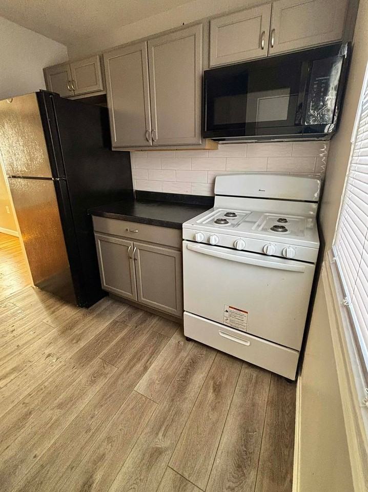 1962 Mckinley St - Photo 3 of 6