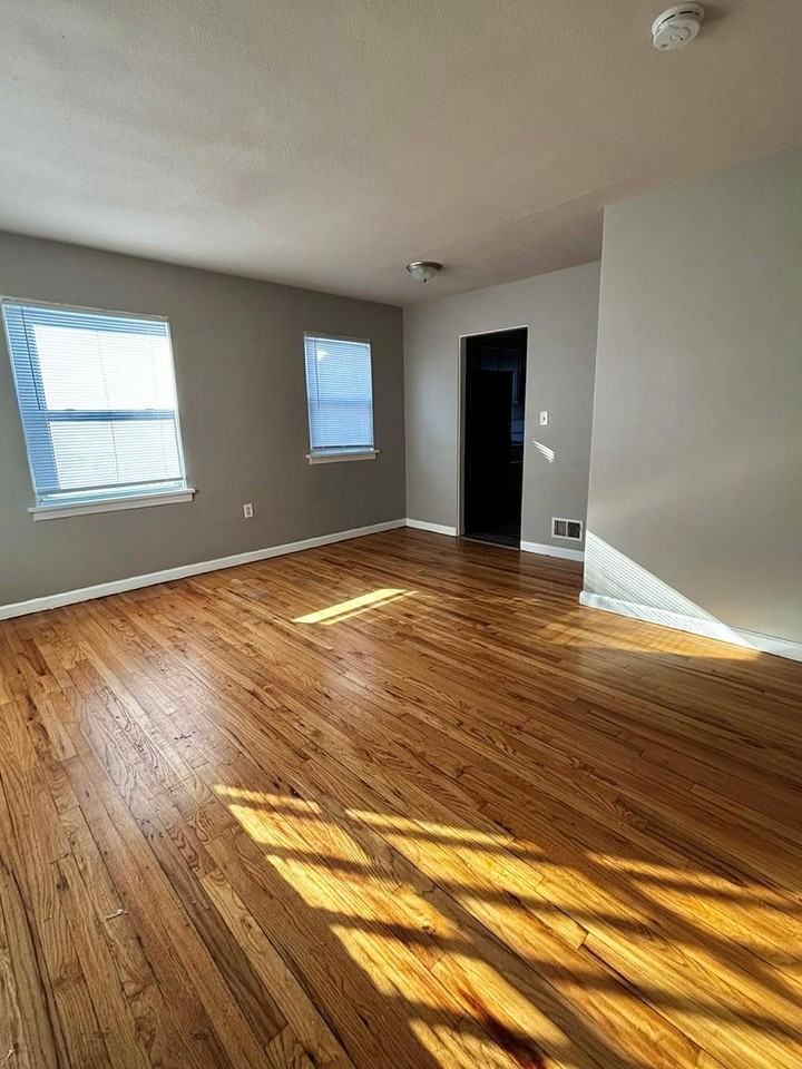 1962 Mckinley St - Photo 4 of 6