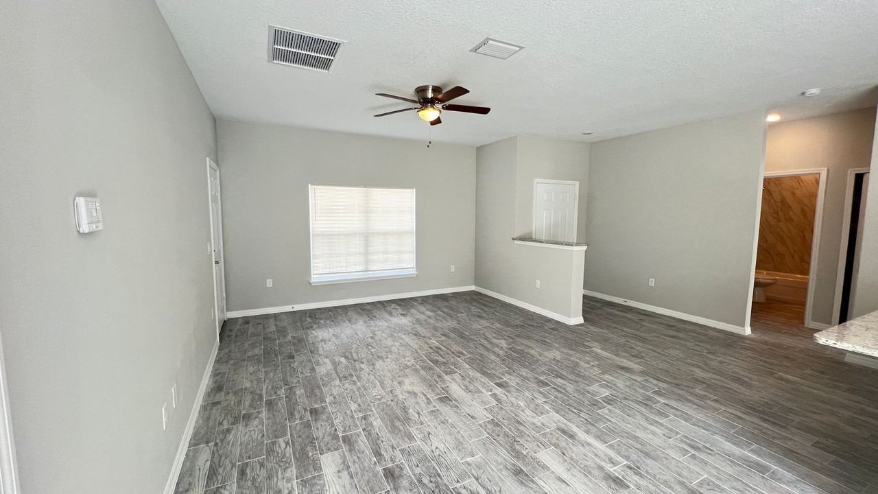 1138 Kareena St Nw - Photo 4 of 23