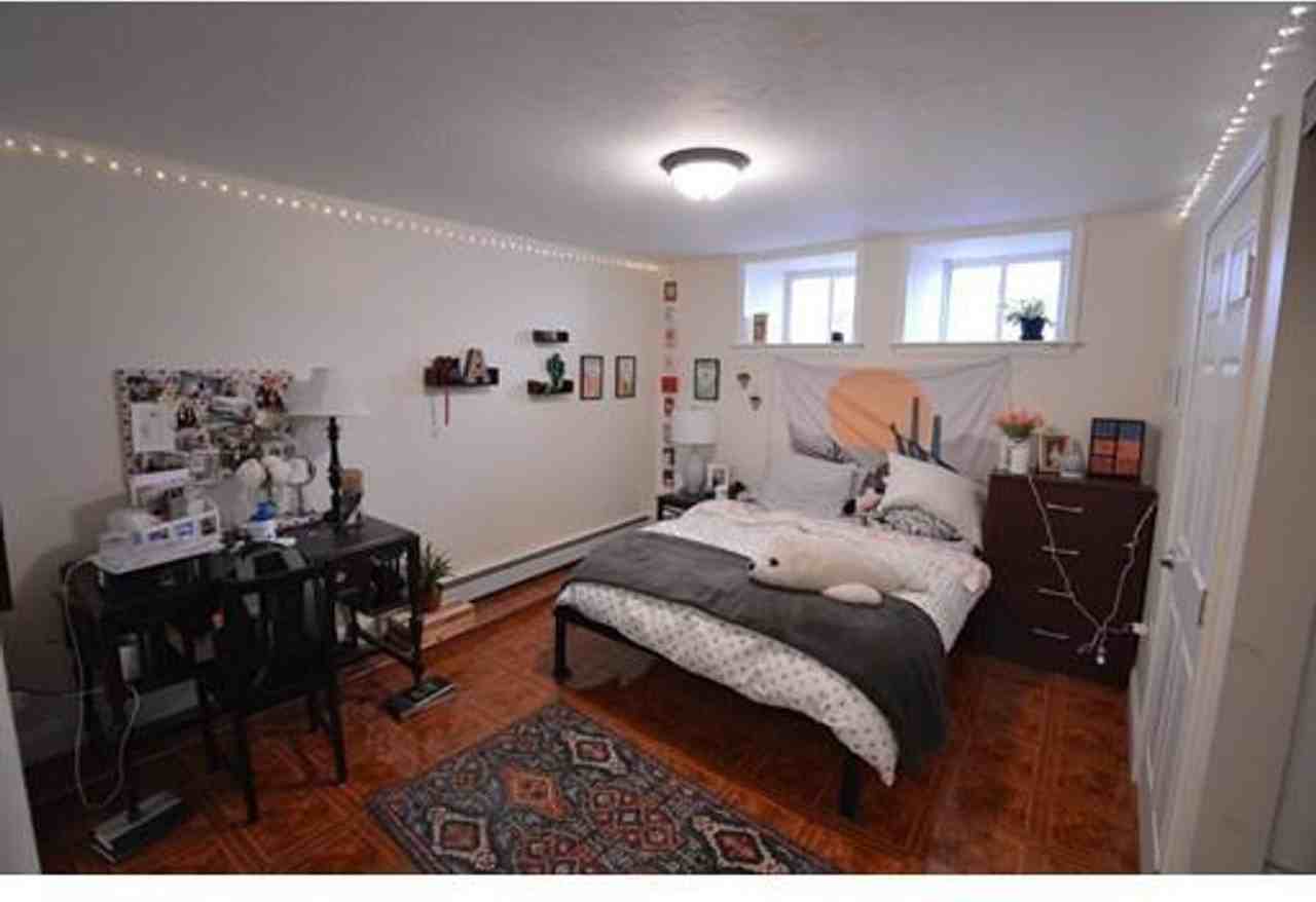 83 Pleasant St - Photo 3 of 18