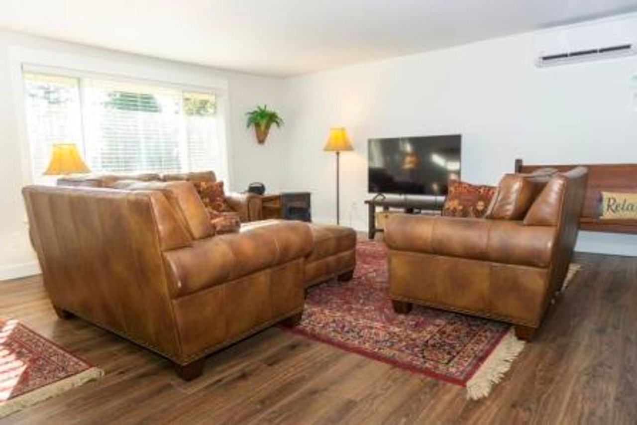 601 Beacon Hill Dr - Photo 3 of 36