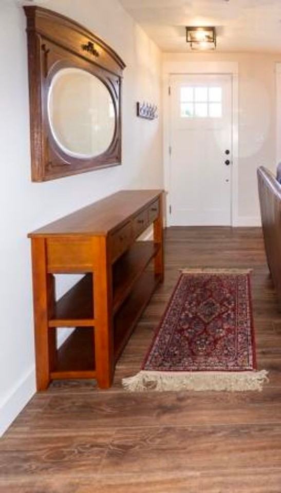 601 Beacon Hill Dr - Photo 4 of 36