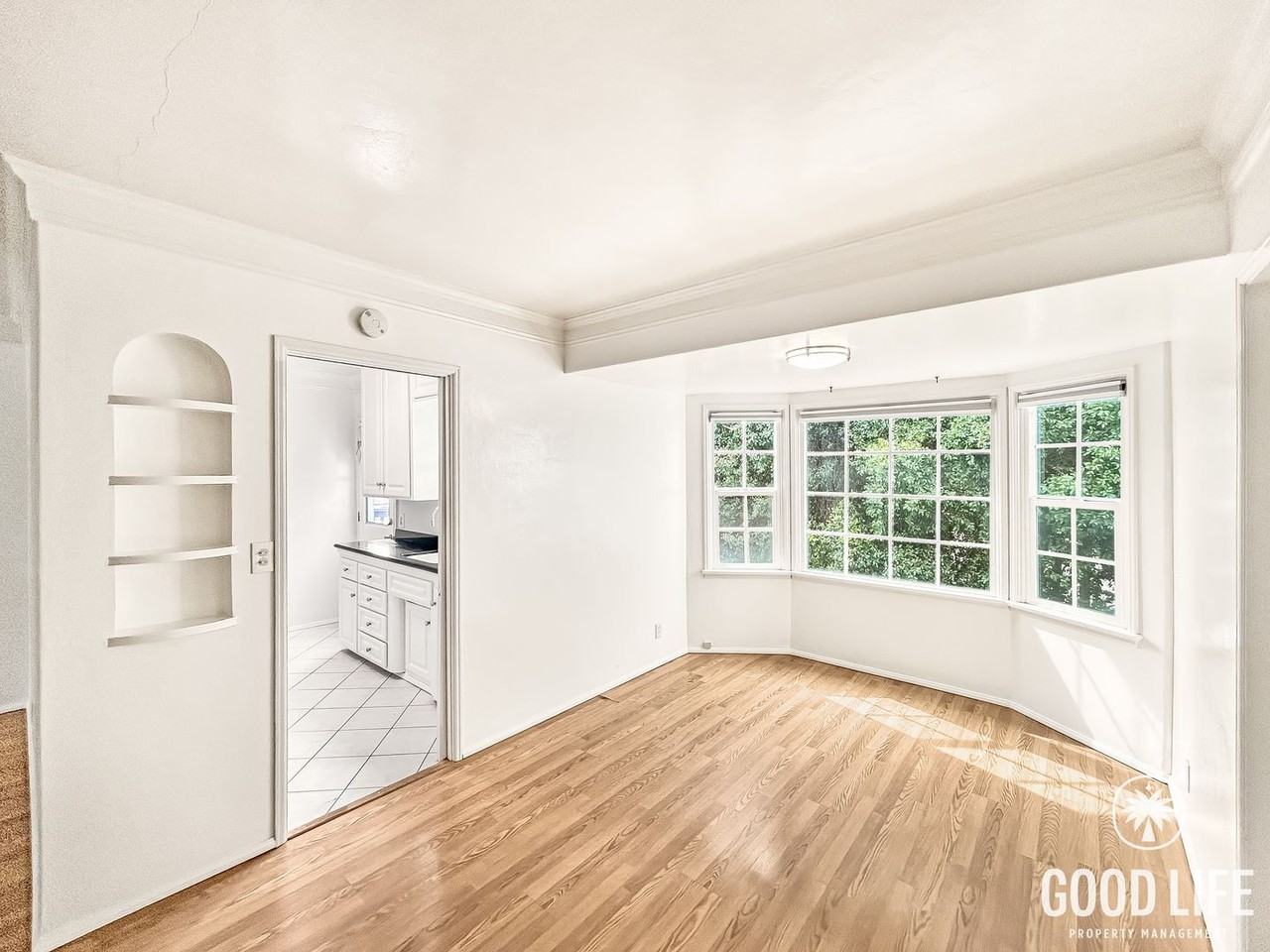 3026 1/2 6th Ave - Photo 4 of 15