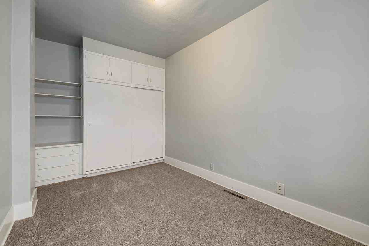 820 W Franklin St - Photo 6 of 27