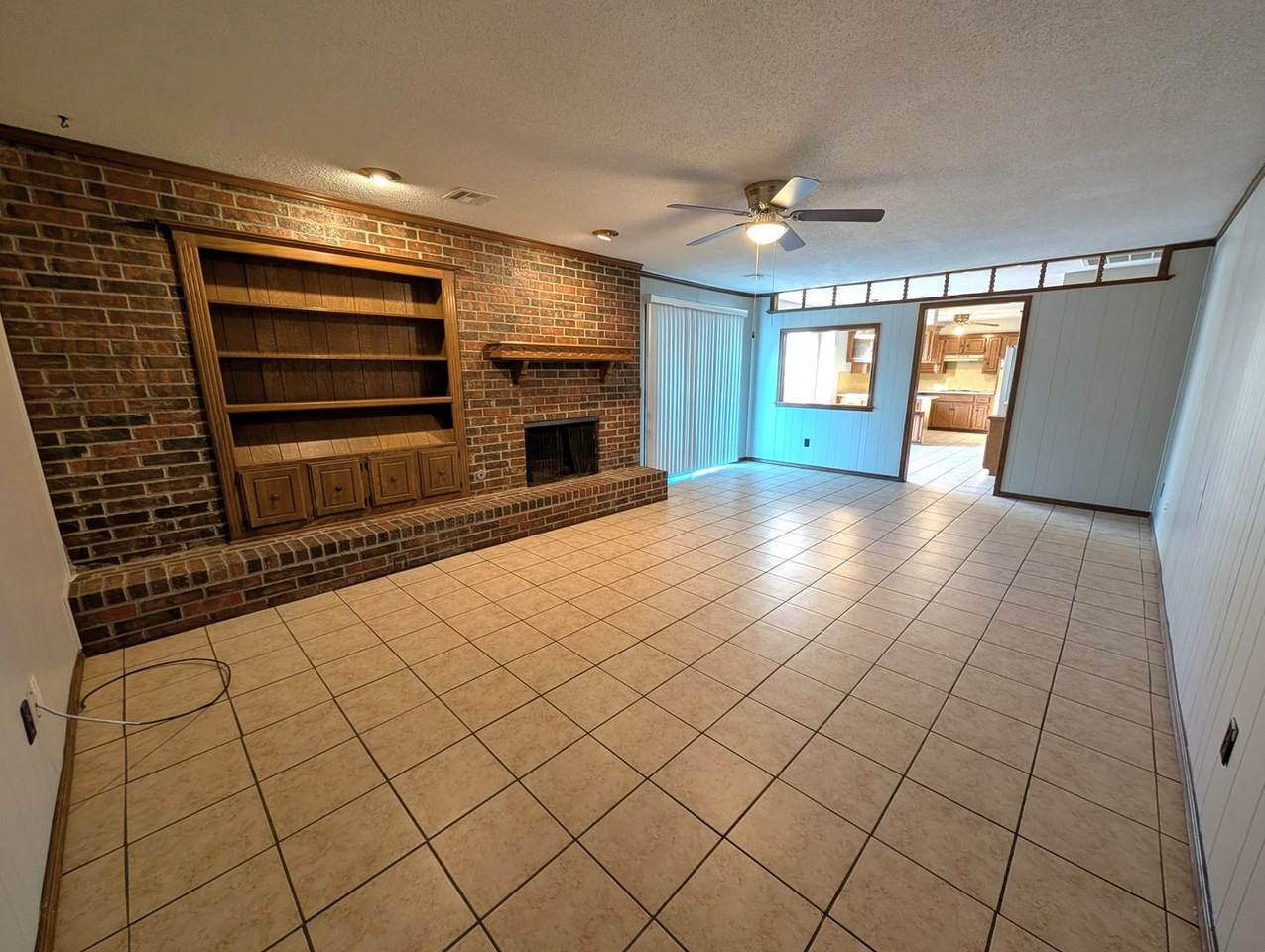 6308 Nw 84th St - Photo 3 of 21