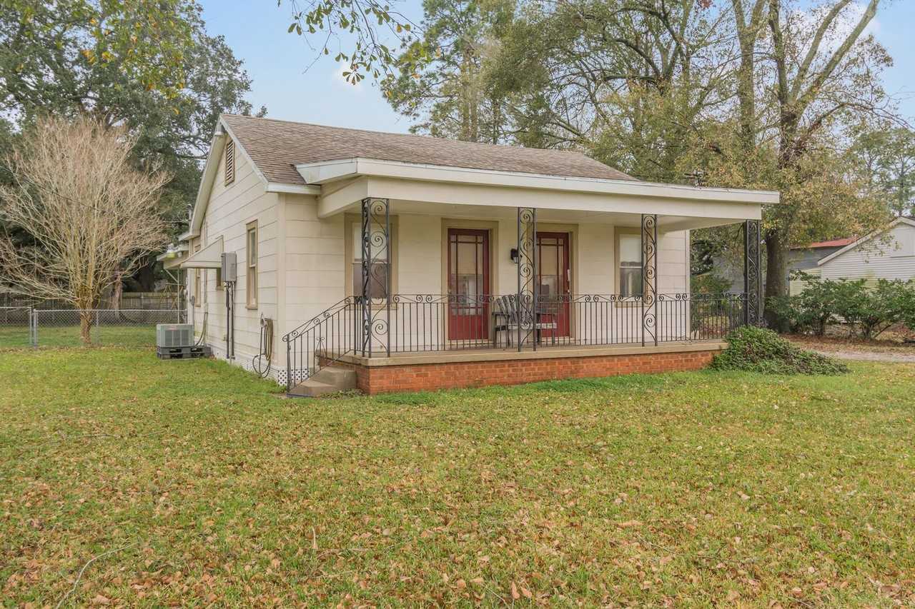 208 Ella St - Photo 3 of 21