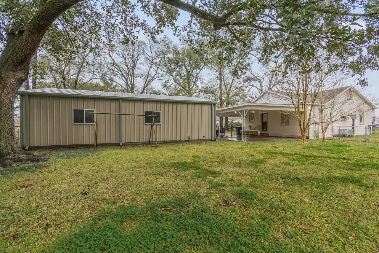 208 Ella St - Photo 7 of 21