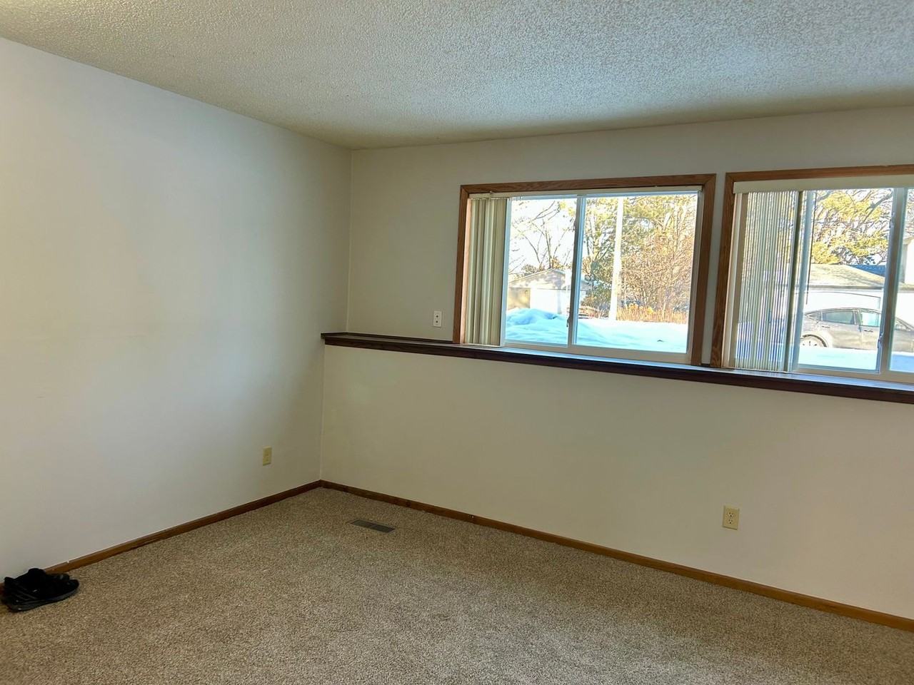 10342 Lever St Ne - Photo 4 of 15