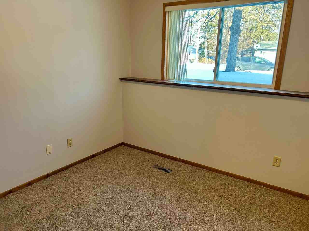 10342 Lever St Ne - Photo 6 of 15