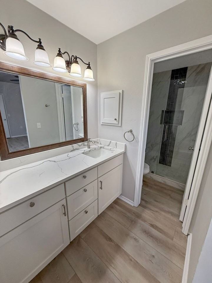 9371 Lands Point St - Photo 3 of 41