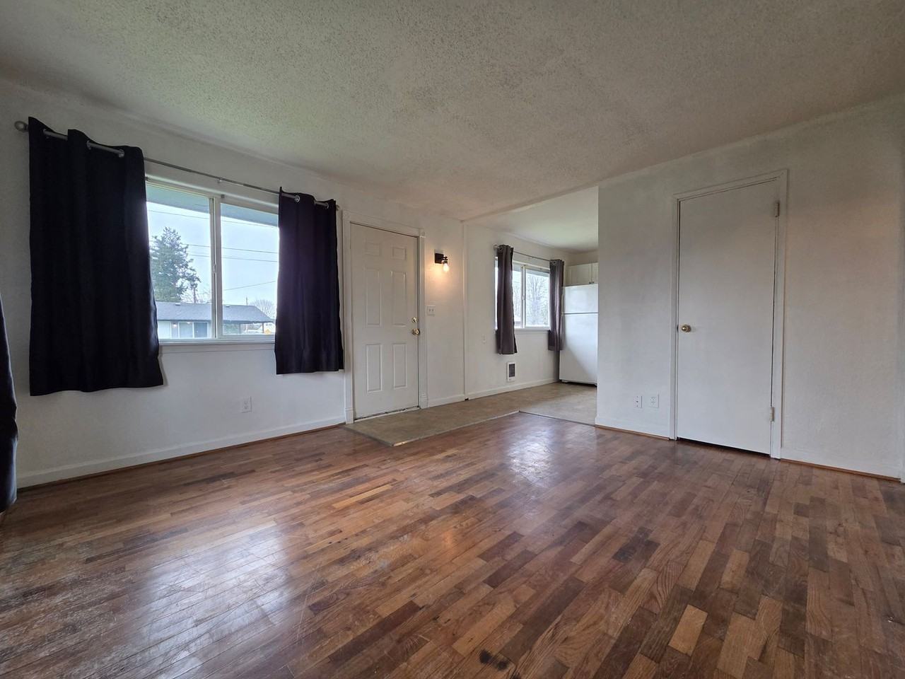 8801 Commercial Ave Sw - Photo 5 of 14