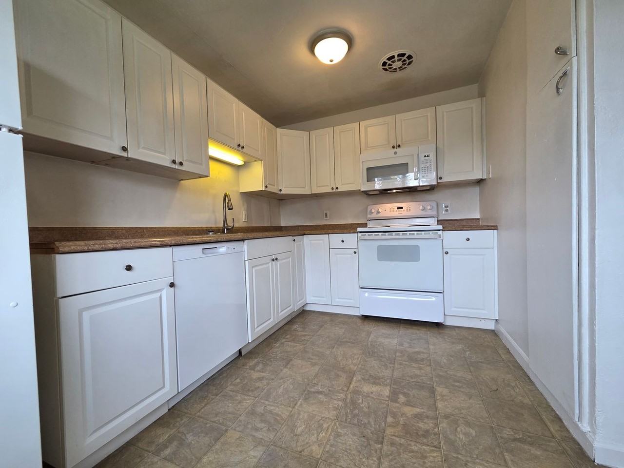 8801 Commercial Ave Sw - Photo 7 of 14