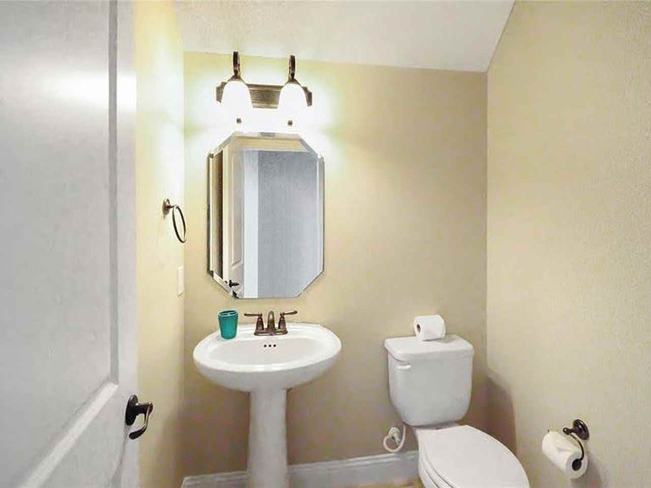 4815 Livingston Dr - Photo 3 of 24