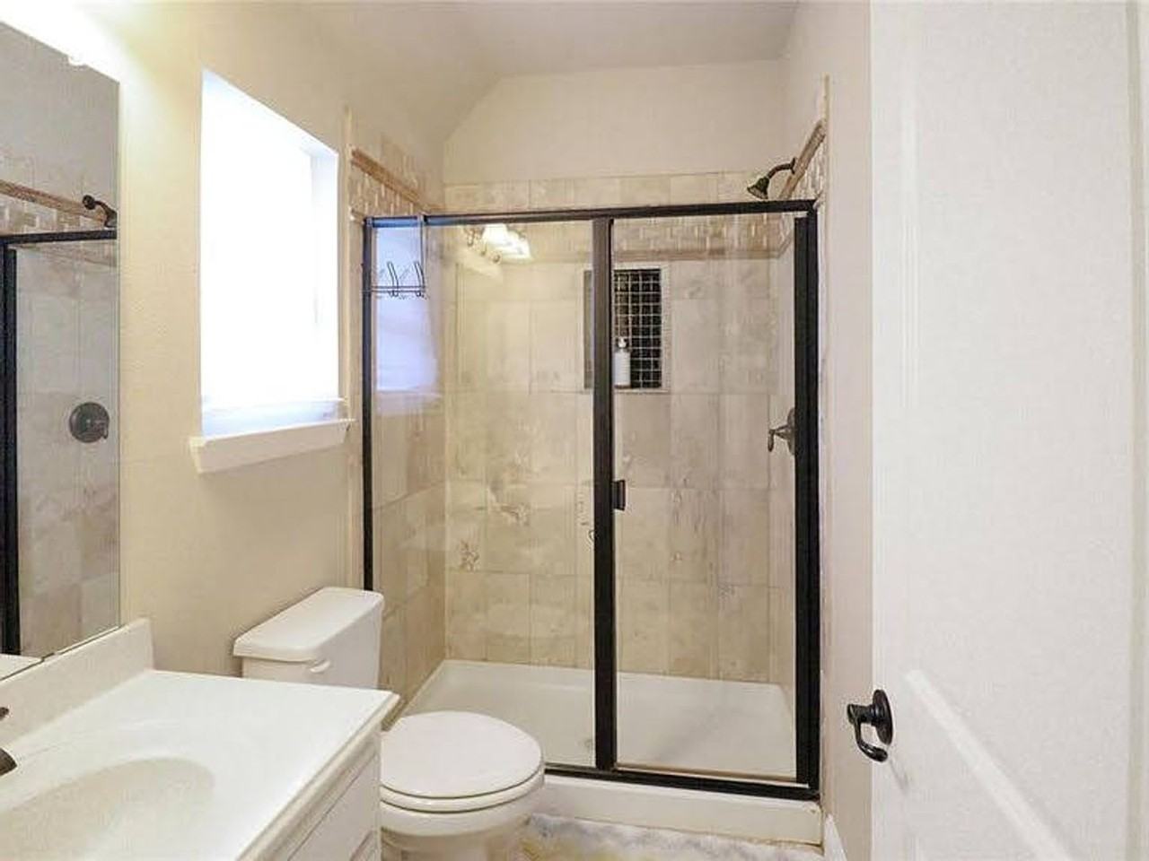 4815 Livingston Dr - Photo 6 of 24